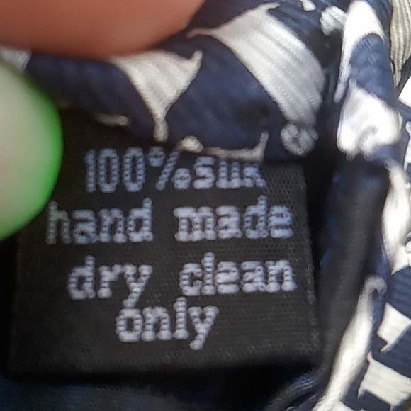 Blue and white ram tie 100% silk - Picture 4 of 5